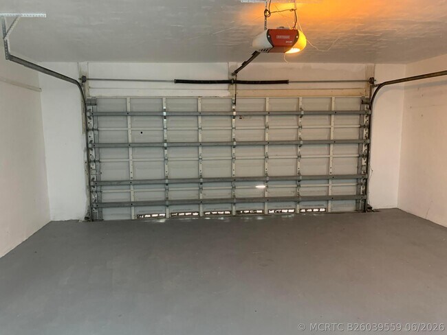 Building Photo - 4005 NW 76th Ave