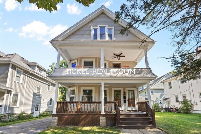 Primary Photo - 15-17-17 Roosevelt St