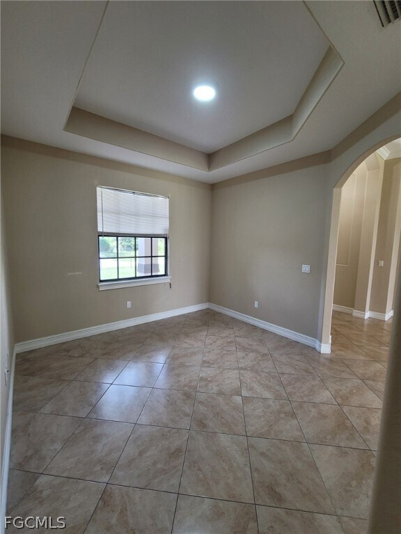 Building Photo - 704 Magnolia Ave