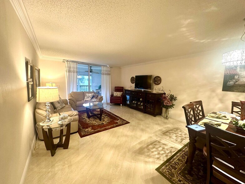 Building Photo - 14773 Cumberland Dr