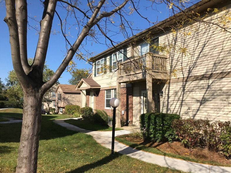 Building Photo - 420 Tanglewood Ct