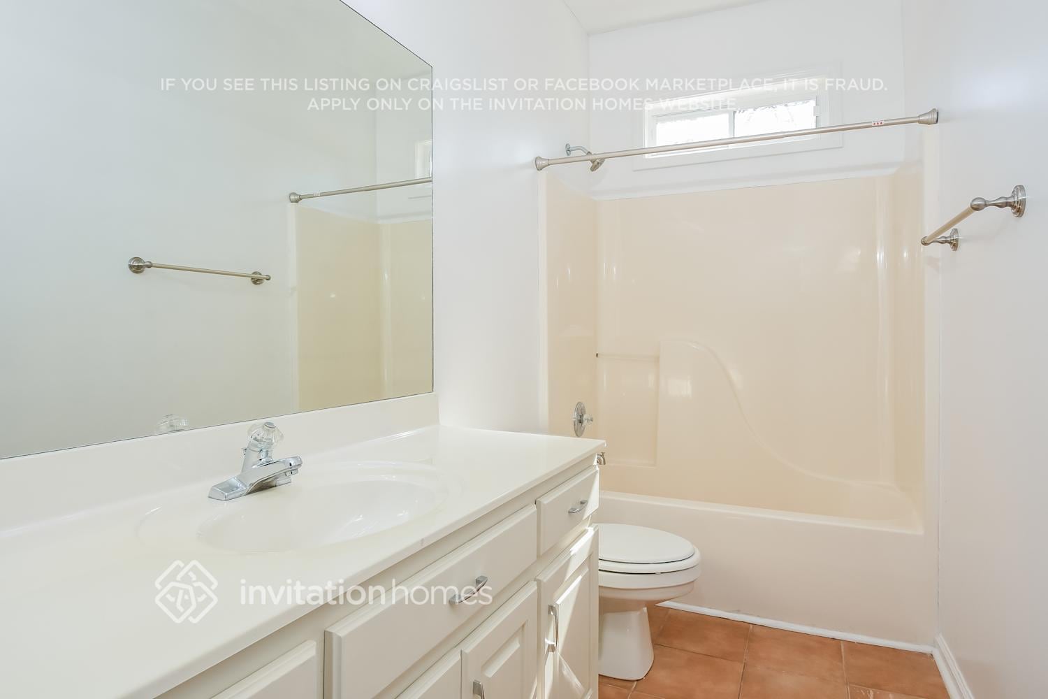 Building Photo - 2011 Castlemaine Cir