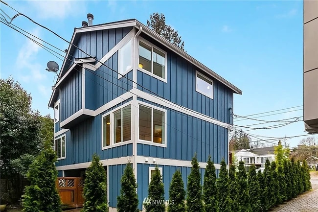 Building Photo - 1758 16th Ave. S