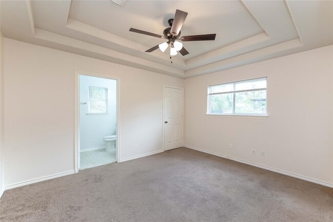 Building Photo - 10680 Royal York Dr