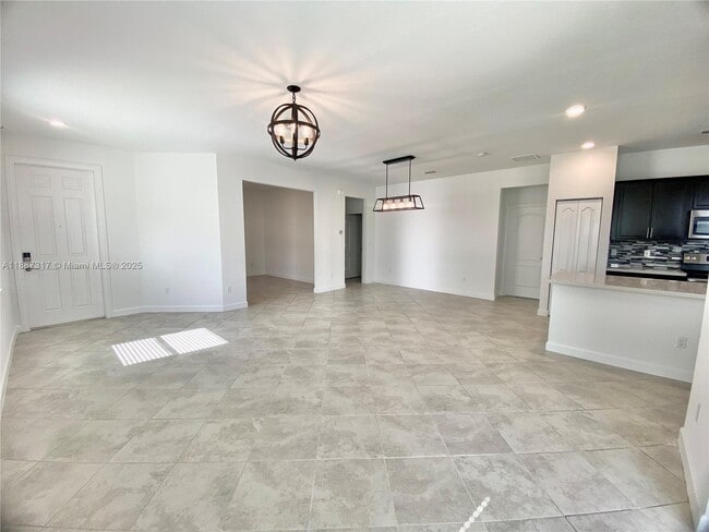 Building Photo - 7879 NW Greenbank Cir