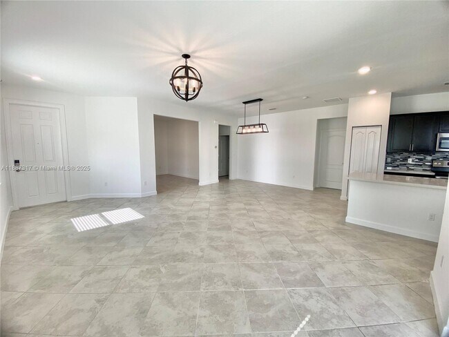 Building Photo - 7879 NW Greenbank Cir
