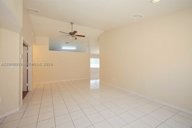 Building Photo - 504 SW 177th Ave