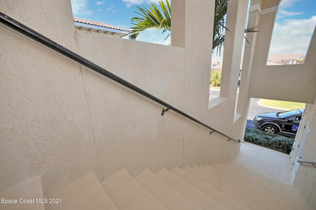 Building Photo - 117 Lancha Cir