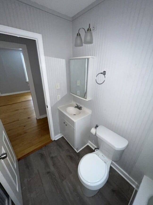 Building Photo - 3-Bedroom Home with Hardwood Floors & Open Living Space – Deposit Alternative Available!