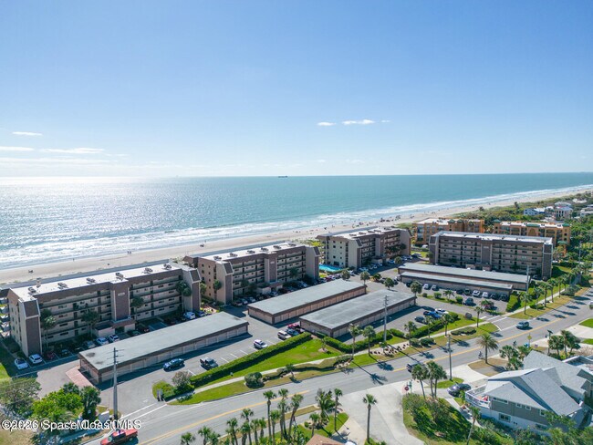 Building Photo - 8494 Ridgewood Ave