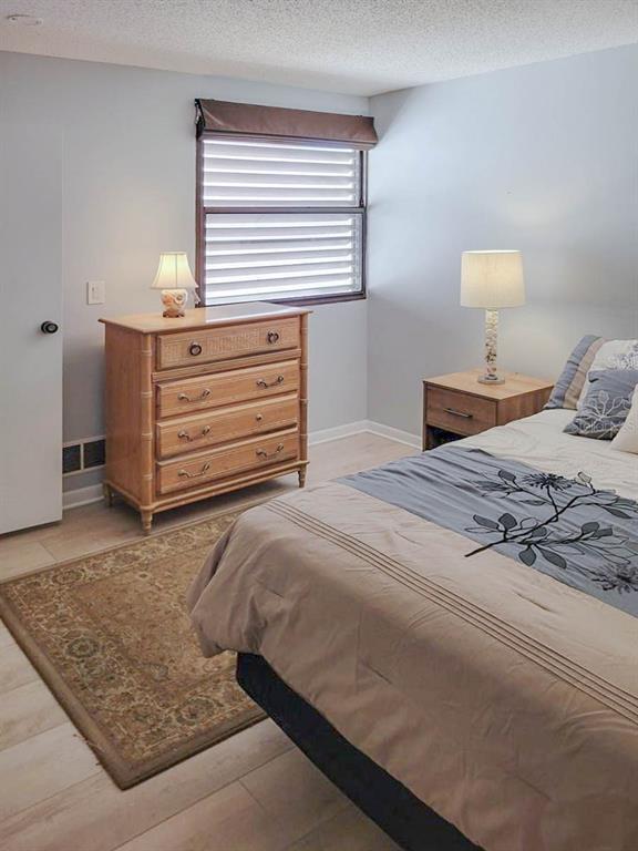 Building Photo - 5018 MARSHFIELD Rd