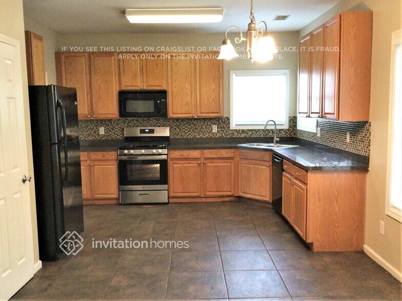 Building Photo - 4029 Saddlebrook Creek Dr