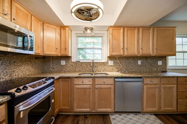 Building Photo - 5781 King Arthur Dr