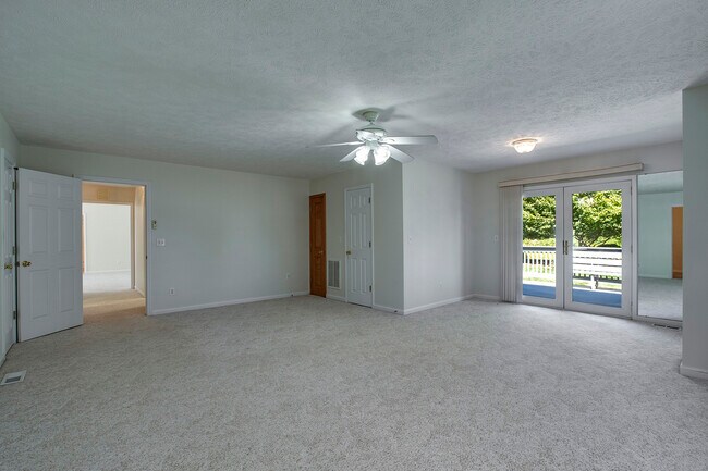 Building Photo - 201 Seminole Cir