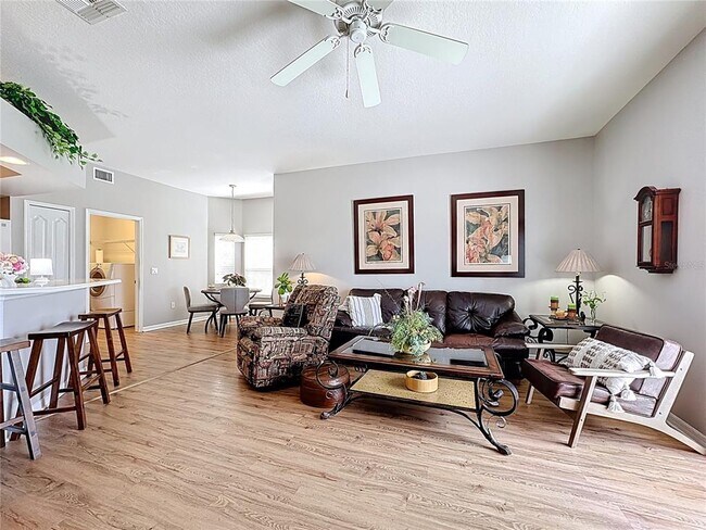 Building Photo - 526 Henley Cir