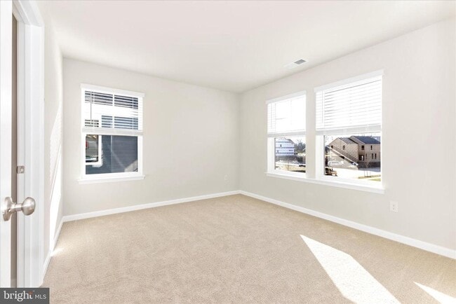 Building Photo - 461 Hanson St