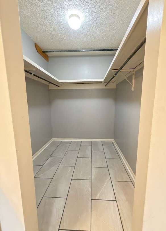 Building Photo - 1307 Baytree Dr