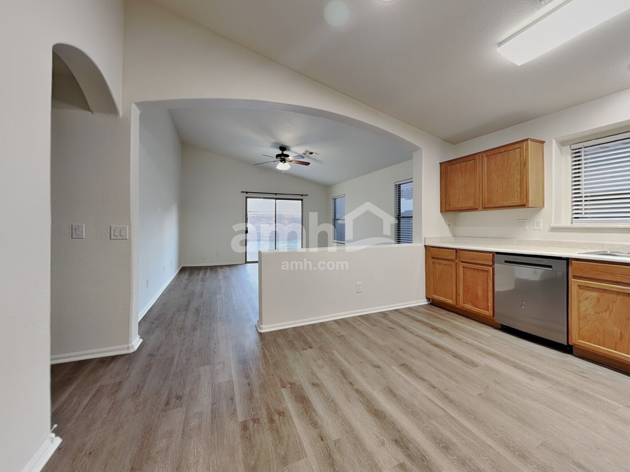 Building Photo - 12613 W Reade Ave