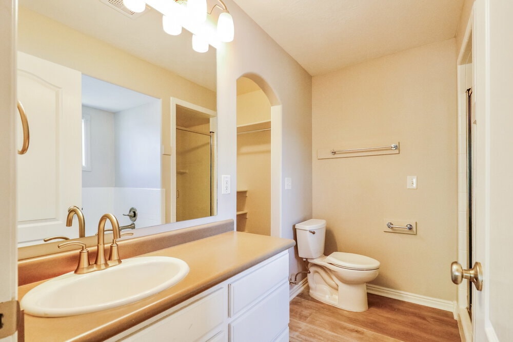 Building Photo - 817 N 600 W