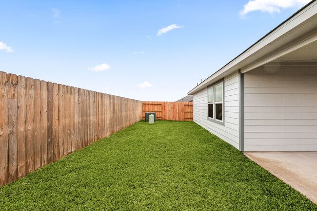 Building Photo - 6611 Castella Dr