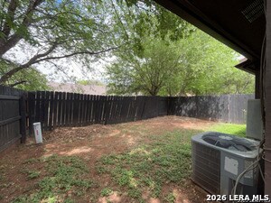 Building Photo - 8869 Meadow Trace St