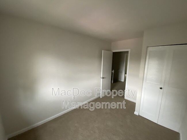 Building Photo - 5209 Heritage Dr