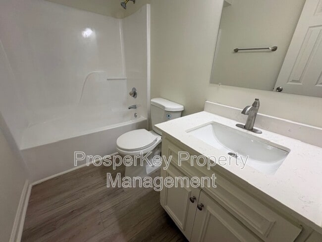 Building Photo - 106 Bonanza Dr