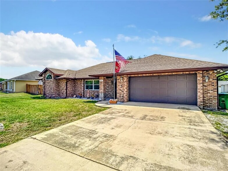 Building Photo - 913 Fort Smith Blvd