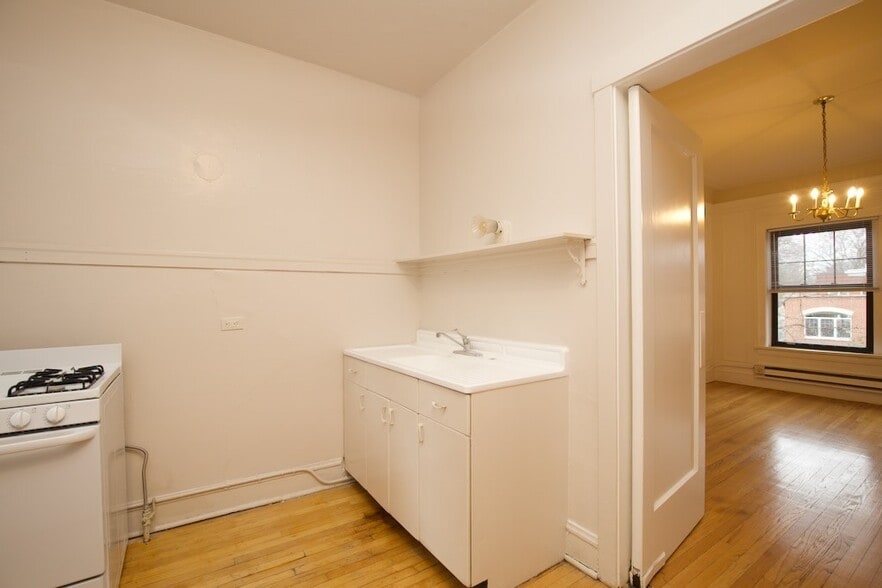 Building Photo - 1238 Oak Ave