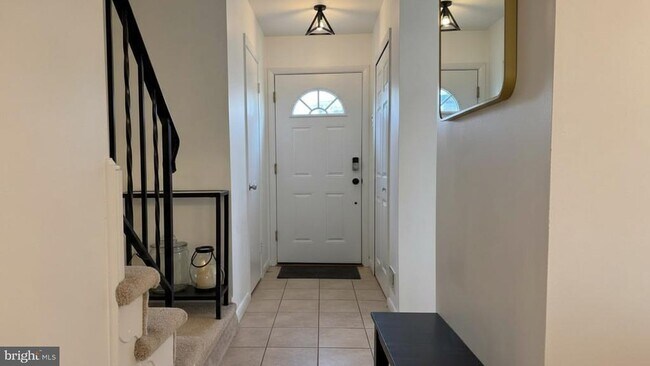 Primary Photo - 16031 Dorset Rd