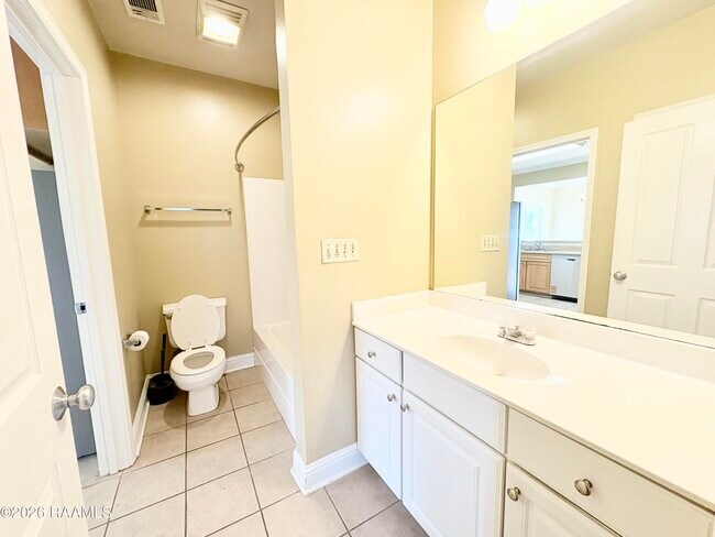 Building Photo - 4441 Burbank Dr