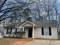 Building Photo - 3 Bedroom ranch style house