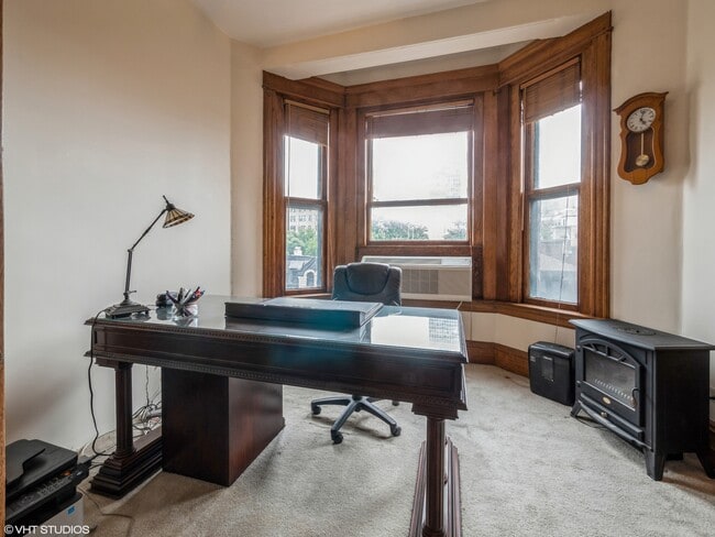 Building Photo - 2800 N Pine Grove Ave