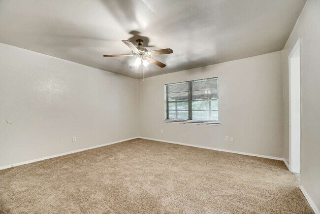 Building Photo - Great 3-2-2 in North Richland Hills surrounded by mature trees