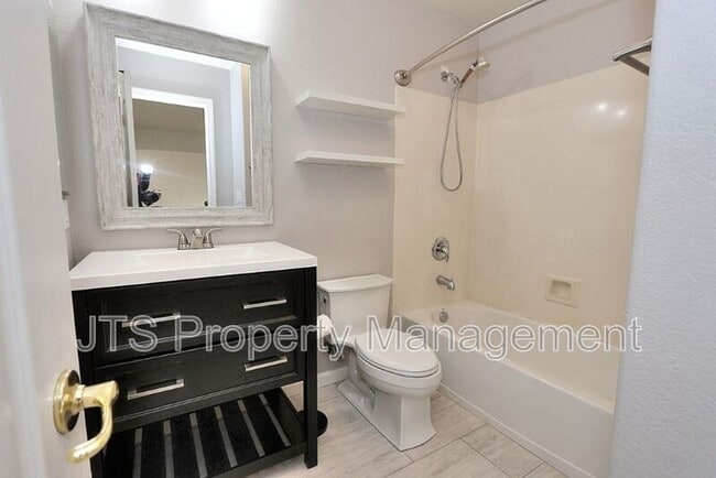 Building Photo - 3232 Balada Way