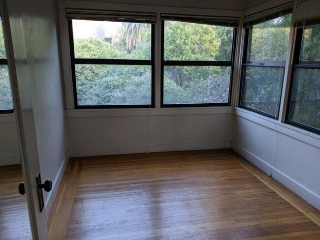 Building Photo - Big bedroom in cozy Single Family House walking distance to the Berkeley Campus. Gustavo Lopez AMSI