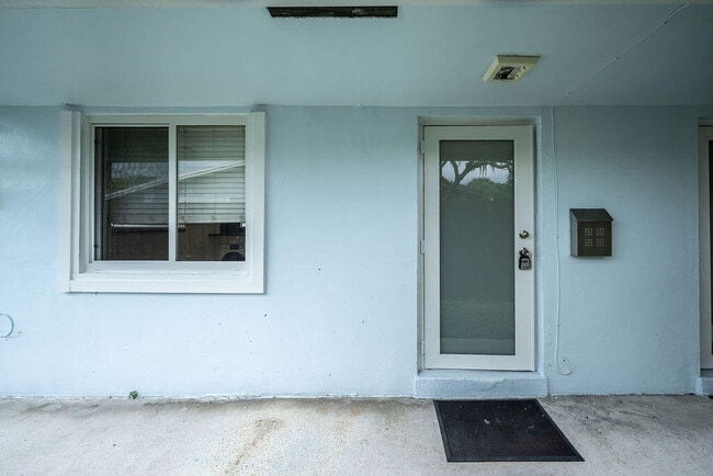 Building Photo - 750 SW 2nd St