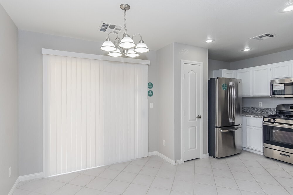 Building Photo - 186 Carlsbad Caverns St