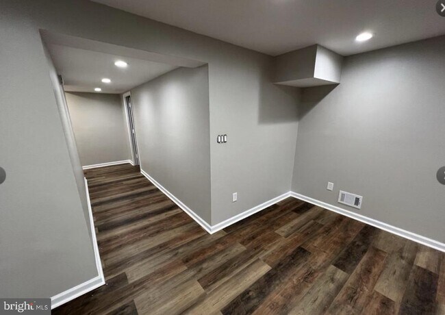 Building Photo - 5748 Yellowrose Ct