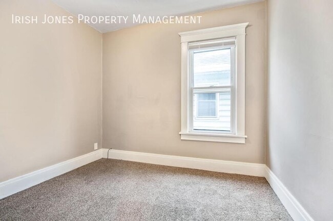 Building Photo - 38 Rugby Rd