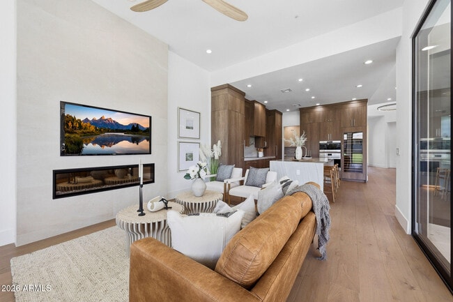 Building Photo - 8429 E Del Camino Dr