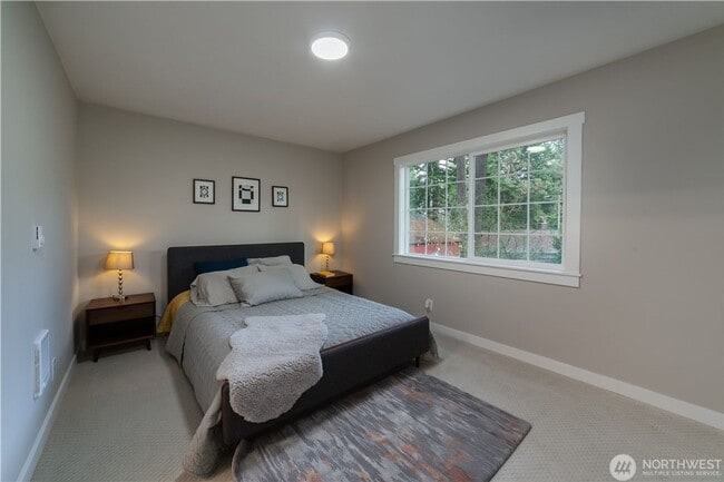 Building Photo - North Seattle - Pinehurst Updated 3 Bedroom 2 Bath Rambler