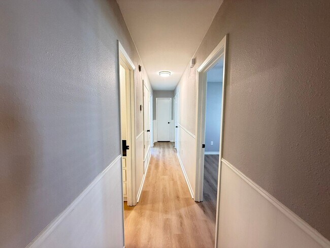 Building Photo - Available-Remodeled 3/2 with 4-Car Garage!