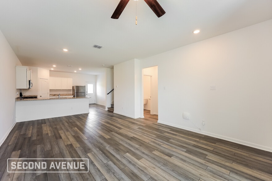 Building Photo - 10907 Lafayette Lp