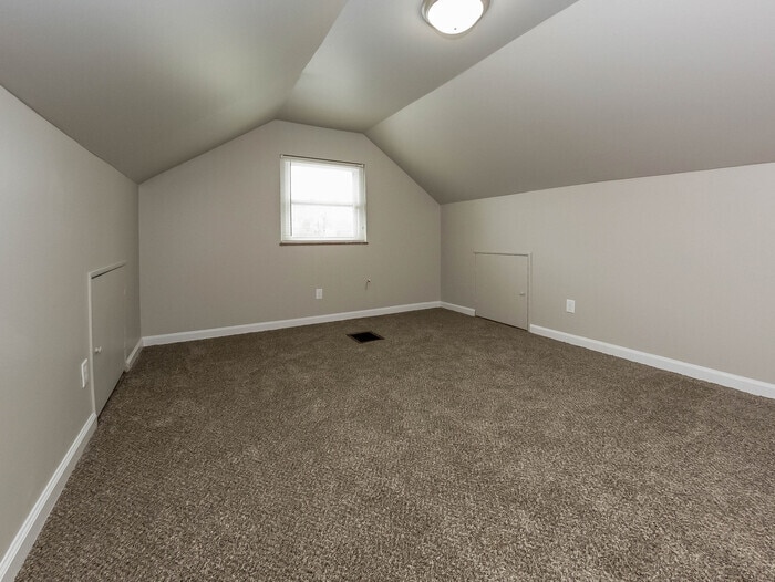 Building Photo - 1516 Collegewood Ln