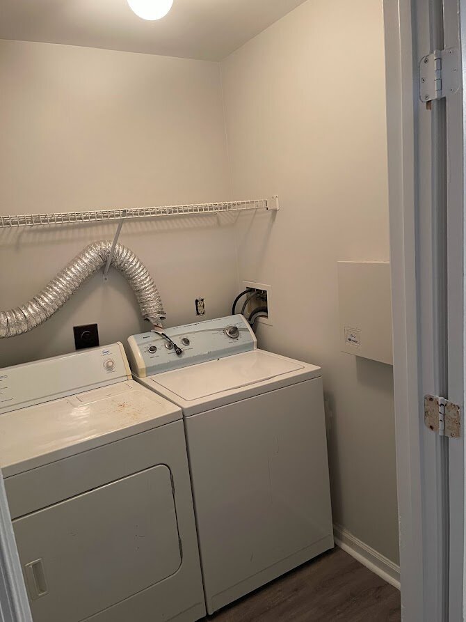 Laundry room - 9816 Lake Pointe Ct