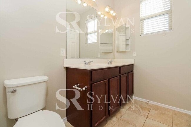 Building Photo - You will love this 3 bedroom 2 bathroom home!