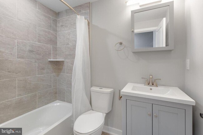 Building Photo - 2344 W Seybert St