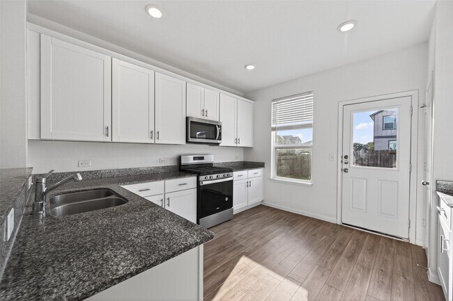 Building Photo - 17803 Pumpkin Vine Dr