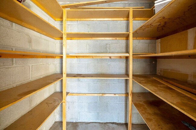 Building Photo - Moon Valley Townhouse at 7th and T-Bird!